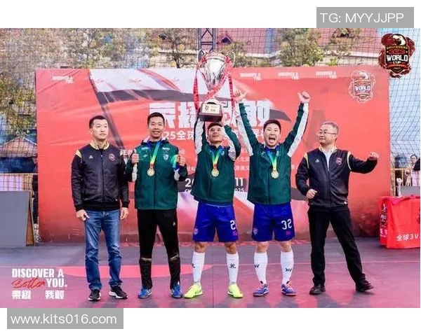 广州足球队团队协作创新之路：重塑战术与凝聚力的成功实践