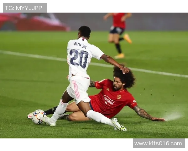 足球明星挑战美式足球精彩瞬间视频集锦你绝对不容错过